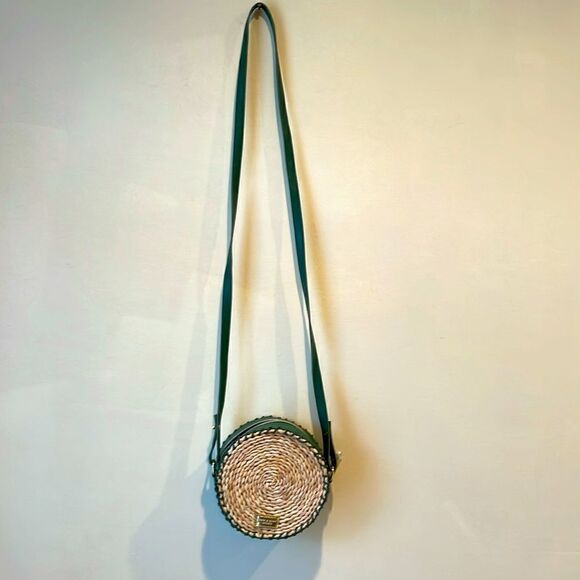 Bath and body Works round wicker Crossbody purse new small - Picture 7 of 7